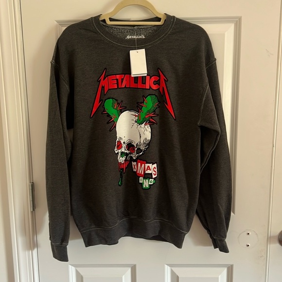 NWT Metallica Xmas Inc. Skull Sweatshirt Size Small - Picture 1 of 6